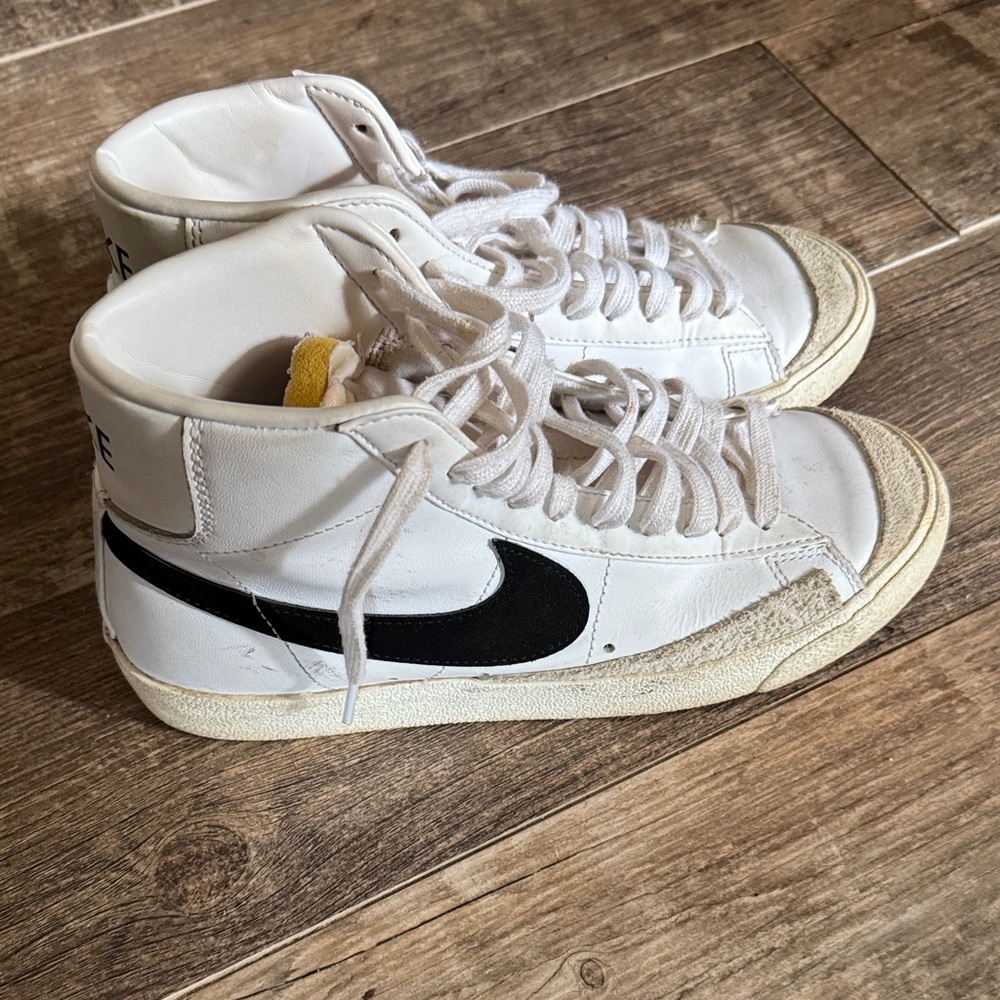 Nike White and Black High-Tops